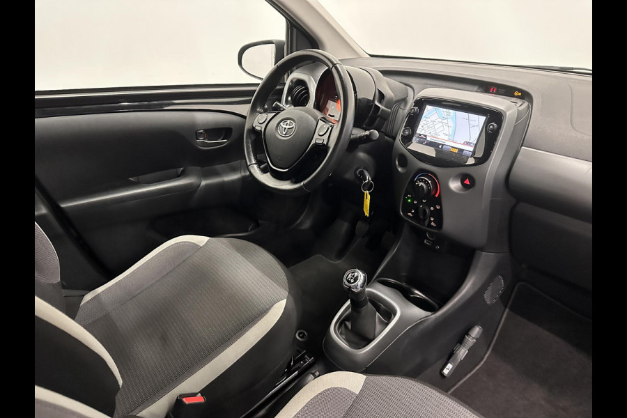 Toyota Aygo 1.0 VVT-i x-play Airco Navigatie Apple Carplay/Android Auto Camera Achter