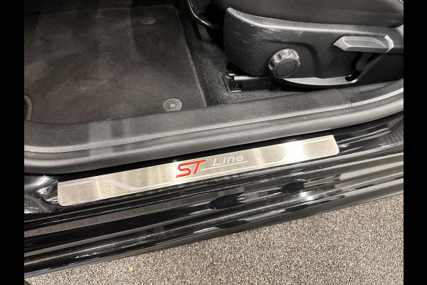 Ford FOCUS Wagon 1.0 EcoBoost 125pk Hybrid ST Line Navigatie Apple Carplay/Android Auto Camera Parkeersensoren Cruise Control Ledverlichting Climate Control Lichtmetalen velgen