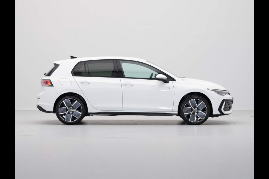 Volkswagen Golf 1.5 eTSI 150pk DSG R-Line Edition Navigatie Camera Acc Stoelverwarming