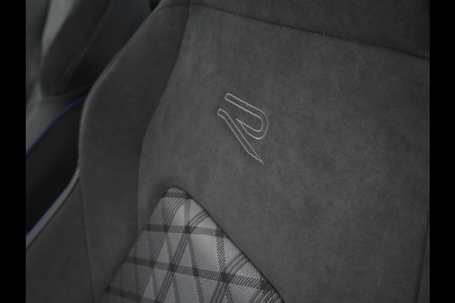 Volkswagen Golf 1.5 eTSI 150pk DSG R-Line Edition Navigatie Camera Acc Stoelverwarming