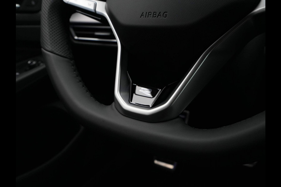 Volkswagen Golf 1.5 eTSI 150pk DSG R-Line Edition Navigatie Camera Acc Stoelverwarming