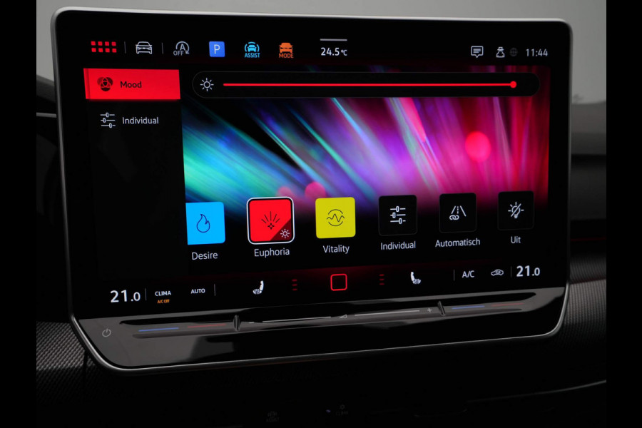 Volkswagen Golf 1.5 eTSI 150pk DSG R-Line Edition Navigatie Camera Acc Stoelverwarming