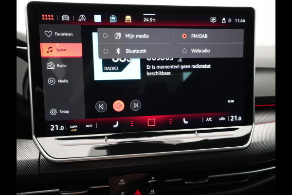 Volkswagen Golf 1.5 eTSI 150pk DSG R-Line Edition Navigatie Camera Acc Stoelverwarming