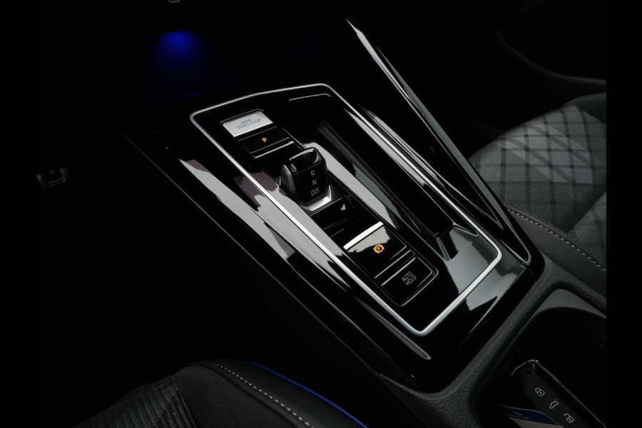 Volkswagen Golf 1.5 eTSI 150pk DSG R-Line Edition Navigatie Camera Acc Stoelverwarming