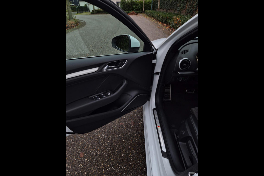 Audi A3 3x 1e eig. S Line Edition Massage Android CarPlay Apple Virtual dash Adaptieve Cruise Line Assist Navi NAP 1.5 TFSI Sport