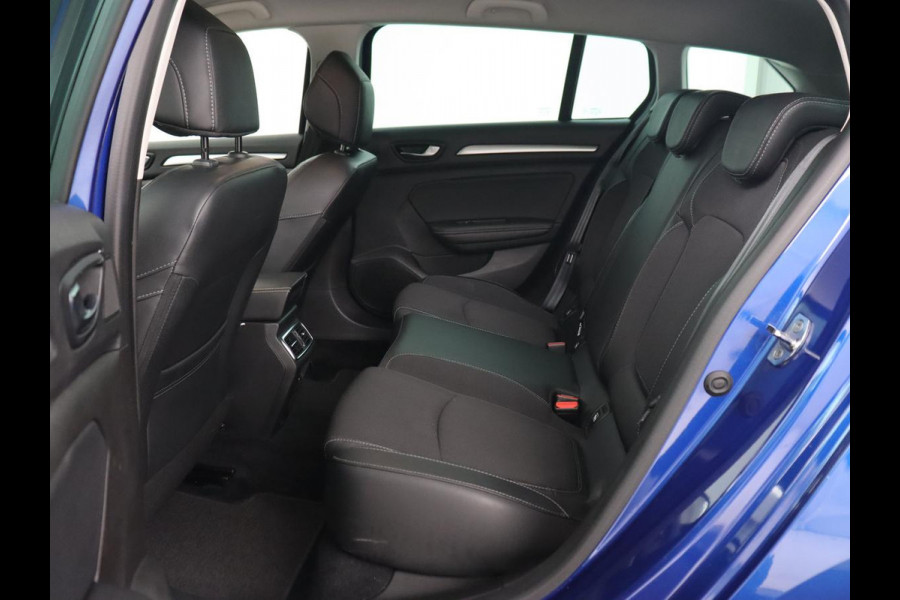 Renault Mégane 1.3 TCe Intens | Automaat | Trekhaak | Camera | Head-Up | Half leder | Carplay | BOSE Sound | Full LED | Keyless | Climate control | Parkeerhulp | Cruise control