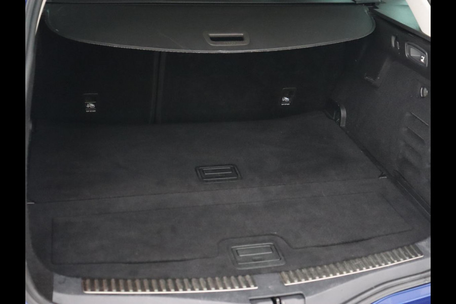 Renault Mégane 1.3 TCe Intens | Automaat | Trekhaak | Camera | Head-Up | Half leder | Carplay | BOSE Sound | Full LED | Keyless | Climate control | Parkeerhulp | Cruise control