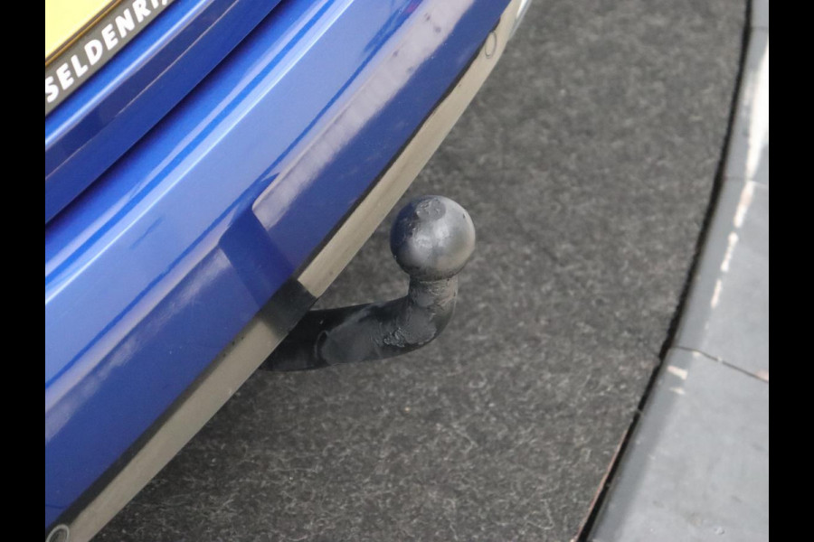 Renault Mégane 1.3 TCe Intens | Automaat | Trekhaak | Camera | Head-Up | Half leder | Carplay | BOSE Sound | Full LED | Keyless | Climate control | Parkeerhulp | Cruise control