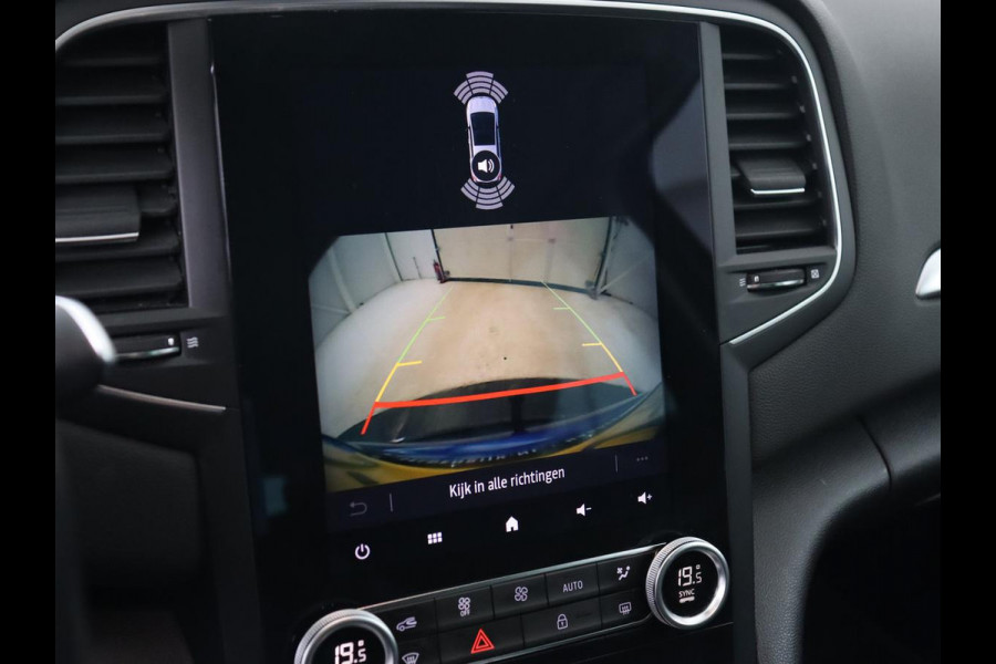 Renault Mégane 1.3 TCe Intens | Automaat | Trekhaak | Camera | Head-Up | Half leder | Carplay | BOSE Sound | Full LED | Keyless | Climate control | Parkeerhulp | Cruise control