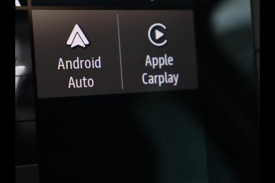 Renault Mégane 1.3 TCe Intens | Automaat | Trekhaak | Camera | Head-Up | Half leder | Carplay | BOSE Sound | Full LED | Keyless | Climate control | Parkeerhulp | Cruise control