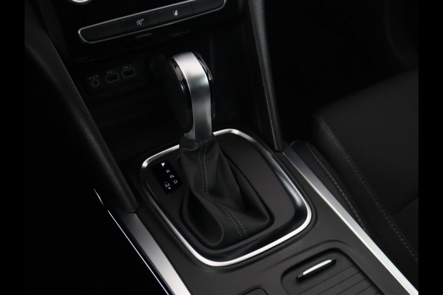 Renault Mégane 1.3 TCe Intens | Automaat | Trekhaak | Camera | Head-Up | Half leder | Carplay | BOSE Sound | Full LED | Keyless | Climate control | Parkeerhulp | Cruise control