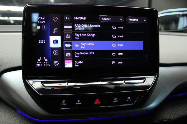 Volkswagen ID.4 Navi ACC Camera Warmtepomp PDC Stuurverwarm. Carplay 19" LM velgen Climate voor & achter Interieur voorverwarming & koeling