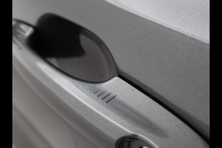 Ford Focus 1.0 ECOBOOST HYBRID 155 PK ST-LINE X + B&O | WINTERPACK | 13" NAVIGATIE | HEAD-UP | 18 INCH | ADAPTIVE CRUISE