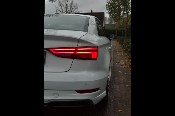 Audi A3 3x 1e eig. S Line Edition Massage Android CarPlay Apple Virtual dash Adaptieve Cruise Line Assist Navi NAP 1.5 TFSI Sport