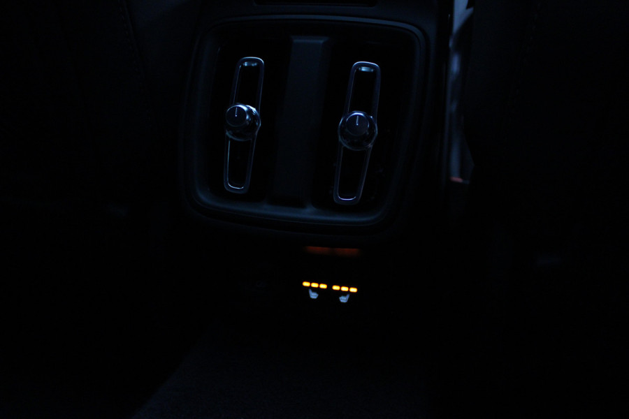 Polestar 2 Long Range Dual Motor 78 kWh Pano 360° Pilot ACC Alcantara Stuurverwarming Stoelverwarming voor & achter LM velgen