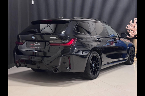 BMW 3 Serie Touring 330e M-SPORT | CARBON | LASERLIGHT | VEEL OPTIES!
