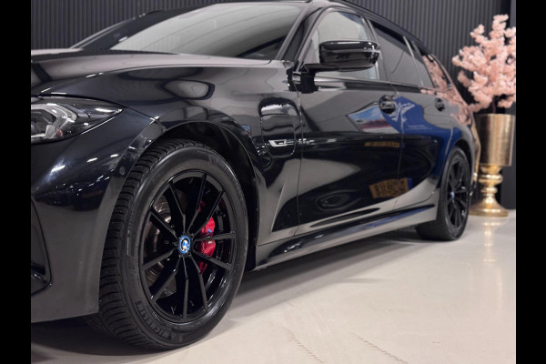 BMW 3 Serie Touring 330e M-SPORT | CARBON | LASERLIGHT | VEEL OPTIES!