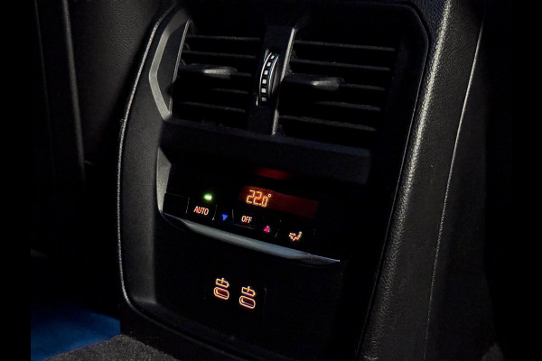 BMW 3 Serie Touring 330e M-SPORT | CARBON | LASERLIGHT | VEEL OPTIES!