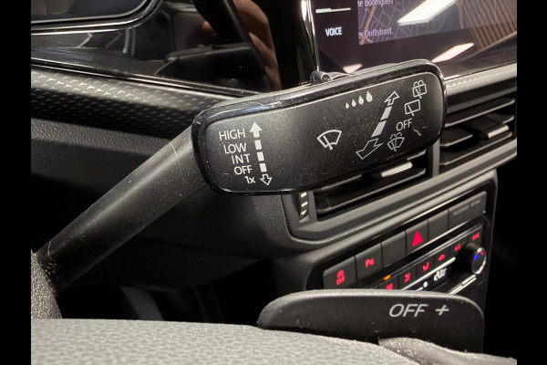 Volkswagen T-Cross 1.0 TSI R-LINE DSG NAVIGATIE APPLE CARPLAY PDC VIRTUAL COCKPIT CRUISE STOELVERWARMING START/STOP USB