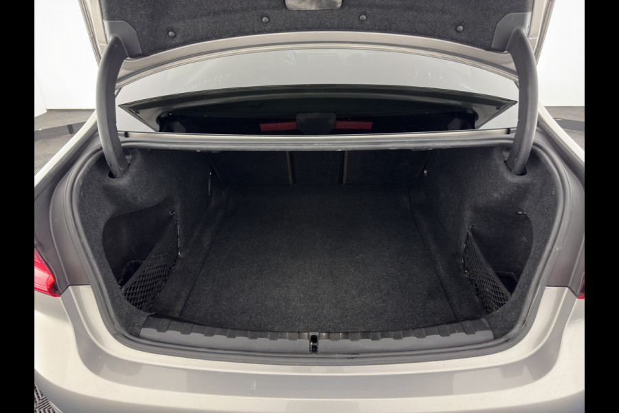 BMW 3-serie 320d High Executive Edition (INCL.BTW) *LUXURY-LEATHER | FULL-LED | DIGI-COCKPIT | HEATED-SPORTSEATS | HIFI-SOUND | NAVI-FULLMAP | KEYLESS | CAMERA | PRIVACY-GLASS | SHIFT-PADDLES | DAB+ | ECC | PDC | CRUISE | 19''ALU*