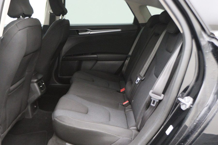 Ford Mondeo 1.5 Titanium Climate, Cruise, Navigatie, Bluetooth, Rijstrooksensor, LED, Keyless, 16''