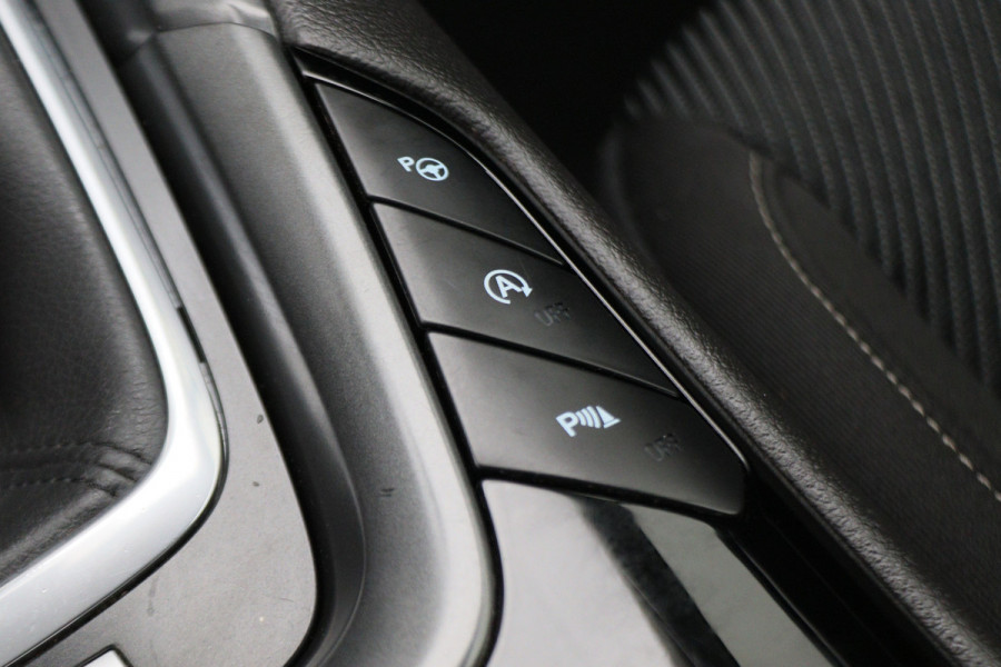 Ford Mondeo 1.5 Titanium Climate, Cruise, Navigatie, Bluetooth, Rijstrooksensor, LED, Keyless, 16''