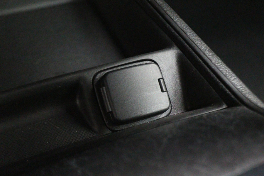 Ford Mondeo 1.5 Titanium Climate, Cruise, Navigatie, Bluetooth, Rijstrooksensor, LED, Keyless, 16''