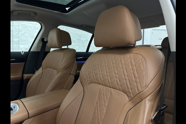 BMW 7 Serie 730d xDrive | Schuifdak | Massage | 360 Camera | Soft-Close | ACC | Laser-LED | Indiv. Leder | Luchtvering | Achterasbesturing | Comfortstoelen | Stoelventilatie | Head-Up | 4-Zone Clima | Keyless-Entry | Driving Assist Pro. | Sfeerverlichting |