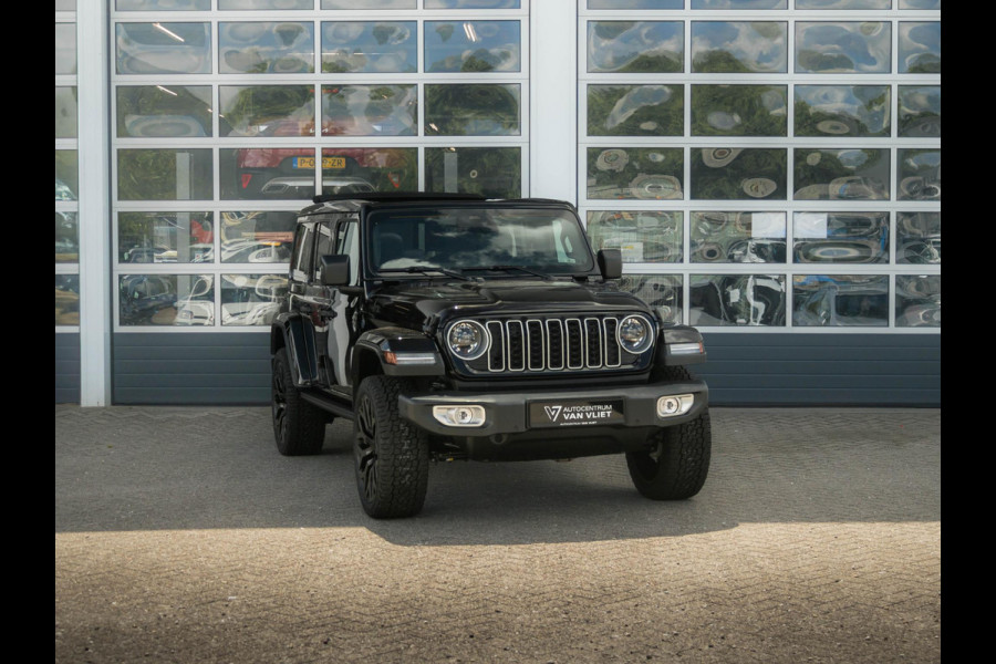 Jeep Wrangler Unlimited 4xe 380 Sahara | 22" Brute velgen | Uit voorraad leverbaar | MY25 | Sky One-Touch Power Soft Top | Geel kenteken !
