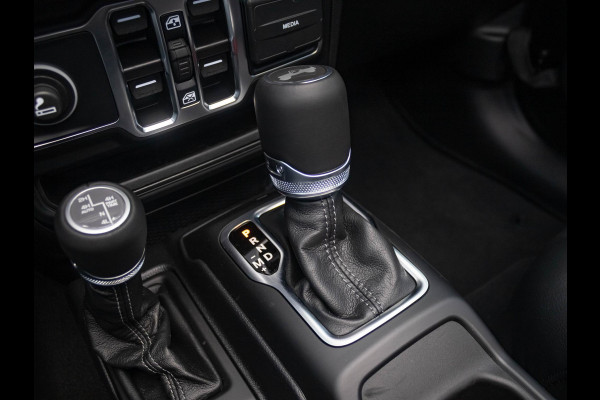 Jeep Wrangler Unlimited 4xe 380 Sahara | 22" Brute velgen | Uit voorraad leverbaar | MY25 | Sky One-Touch Power Soft Top | Geel kenteken !