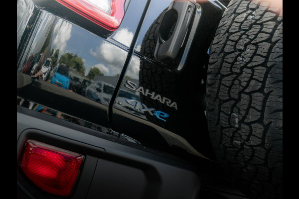 Jeep Wrangler Unlimited 4xe 380 Sahara | 22" Brute velgen | Uit voorraad leverbaar | MY25 | Sky One-Touch Power Soft Top | Geel kenteken !