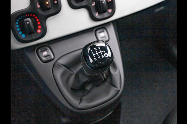 Fiat Panda Hybrid Pandina | Airco | Cruise | Priv Glass | Dakrails | 15" | PDC | Apple Carply | Bicolore