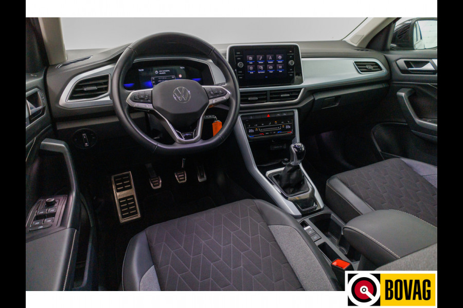 Volkswagen T-Roc 1.0 TSI Goal Edition | Stoelverw. | Apple Carplay / Android auto | PDC V+A | Adaptive cruise Travel Assist, Automatisch inparkeren, Climate control, all season banden, extra getint glas achter