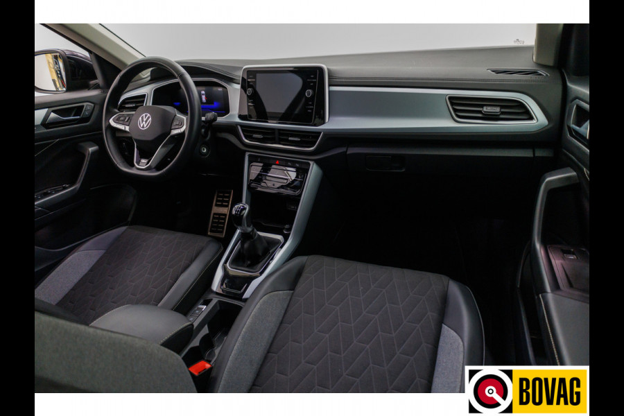 Volkswagen T-Roc 1.0 TSI Goal Edition | Stoelverw. | Apple Carplay / Android auto | PDC V+A | Adaptive cruise Travel Assist, Automatisch inparkeren, Climate control, all season banden, extra getint glas achter
