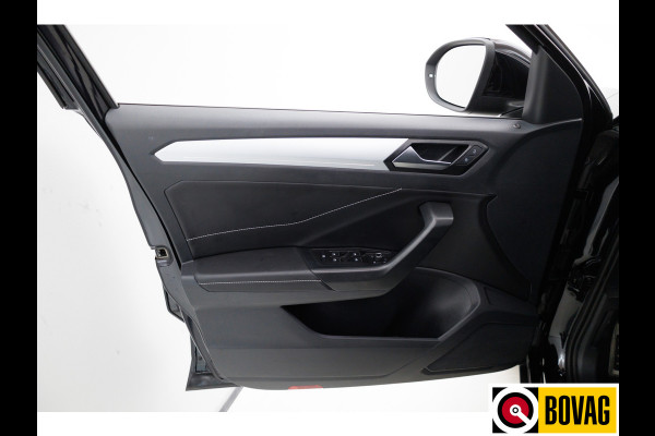 Volkswagen T-Roc 1.0 TSI Goal Edition | Stoelverw. | Apple Carplay / Android auto | PDC V+A | Adaptive cruise Travel Assist, Automatisch inparkeren, Climate control, all season banden, extra getint glas achter