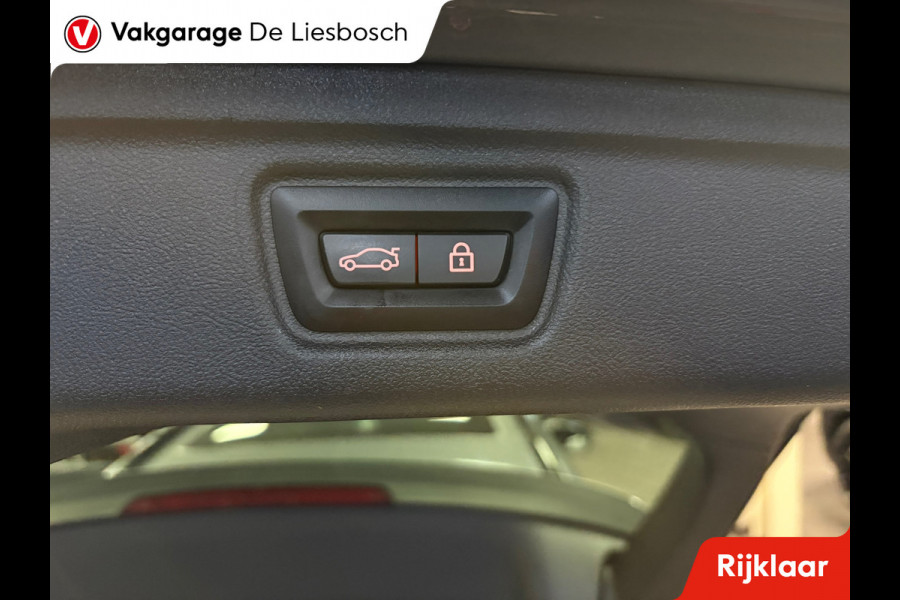 BMW 3 Serie Touring 330e xDrive M-pakket facelift / Panorama-dak / head-up / 360 camera / Harman-Kardon