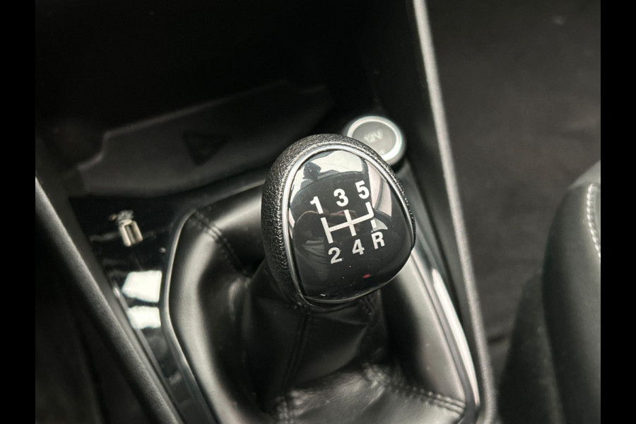 Ford Fiesta 1.1 * Origineel Nederlands * Carplay Lane Assist Navigatie