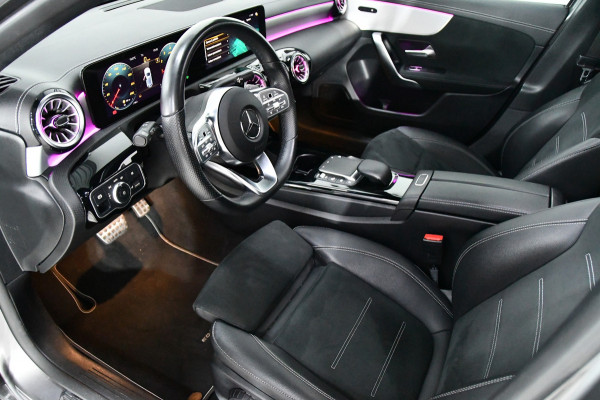 Mercedes-Benz A-Klasse 200 AMG Line Pano Sfeer Cam