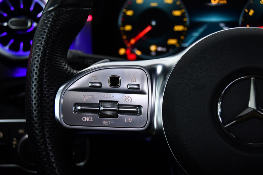 Mercedes-Benz A-Klasse 200 AMG Line Pano Sfeer Cam