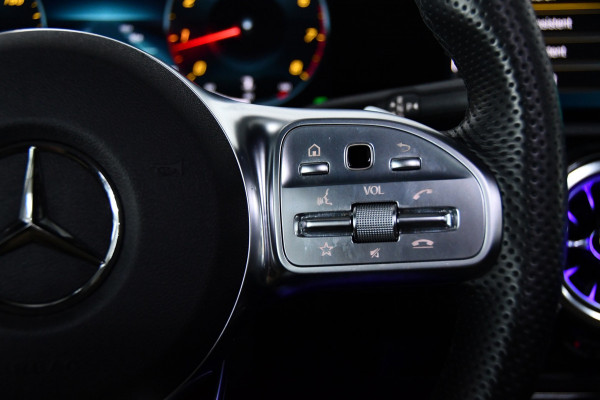 Mercedes-Benz A-Klasse 200 AMG Line Pano Sfeer Cam