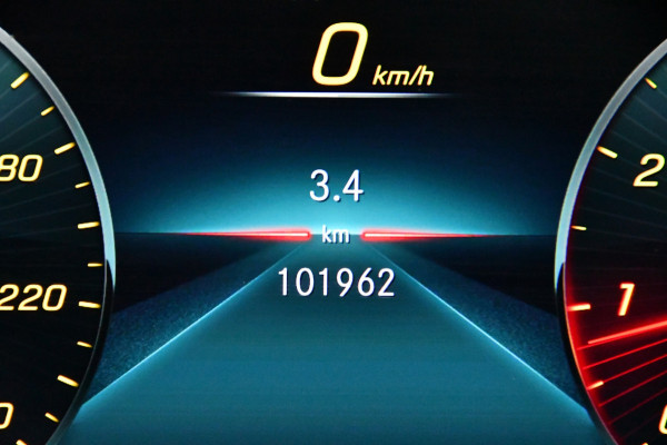 Mercedes-Benz A-Klasse 200 AMG Line Pano Sfeer Cam