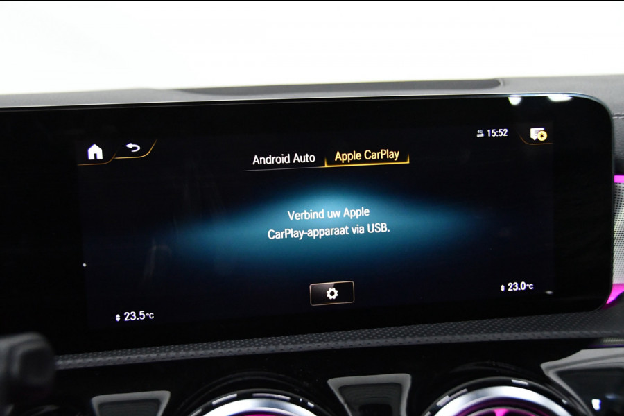 Mercedes-Benz A-Klasse 200 AMG Line Pano Sfeer Cam