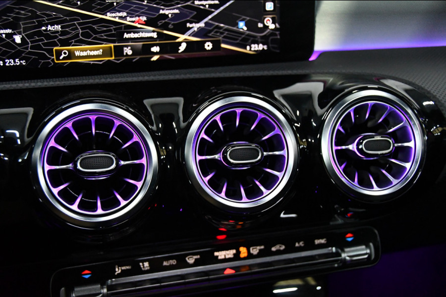 Mercedes-Benz A-Klasse 200 AMG Line Pano Sfeer Cam