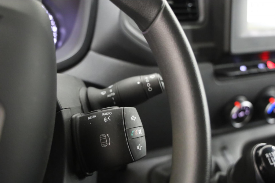 Renault Master T35 2.3 dCi 135PK L1/H2 CAMERA NAVI AIRCO CRUISE CONTROL PDC Lease v/a €132,- p.m. INRUIL MOGELIJK