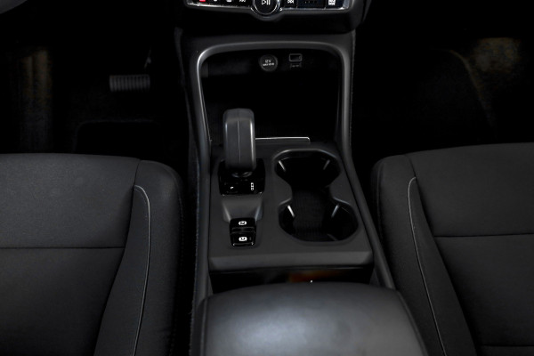 Volvo XC40 1.5 T4 Recharge Inscription | Dig. Cockpit | Cruise | PDC | NAV + App. Connect | ECC | DAB | Elek. Klep | LM 18" |