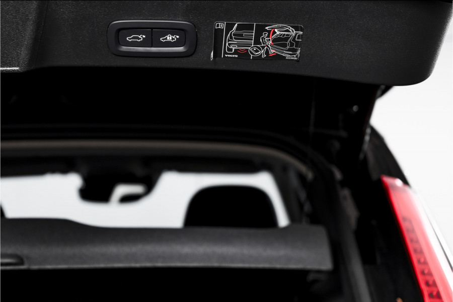 Volvo XC40 1.5 T4 Recharge Inscription | Dig. Cockpit | Cruise | PDC | NAV + App. Connect | ECC | DAB | Elek. Klep | LM 18" |