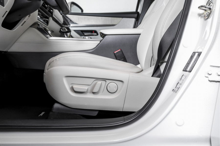 Mazda CX-60 2.5 e-SkyActiv PHEV Takumi | Dig.Cockpit | Adapt.Cruise | Winterpakket | PDC | Camera | NAV + App.Connect | ECC | Trekhaak | LM 21" |