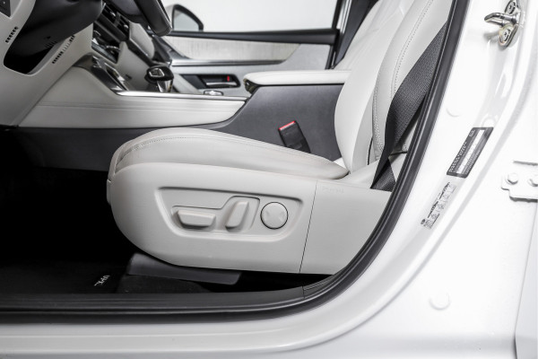 Mazda CX-60 2.5 e-SkyActiv PHEV Takumi | Dig.Cockpit | Adapt.Cruise | Winterpakket | PDC | Camera | NAV + App.Connect | ECC | Trekhaak | LM 21" |