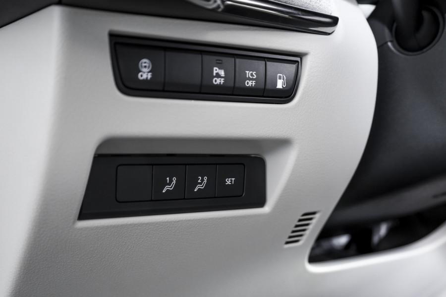 Mazda CX-60 2.5 e-SkyActiv PHEV Takumi | Dig.Cockpit | Adapt.Cruise | Winterpakket | PDC | Camera | NAV + App.Connect | ECC | Trekhaak | LM 21" |