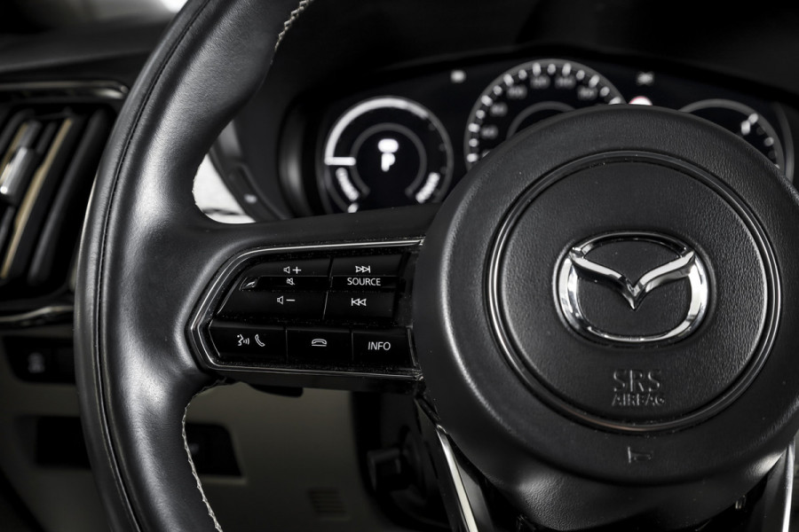 Mazda CX-60 2.5 e-SkyActiv PHEV Takumi | Dig.Cockpit | Adapt.Cruise | Winterpakket | PDC | Camera | NAV + App.Connect | ECC | Trekhaak | LM 21" |